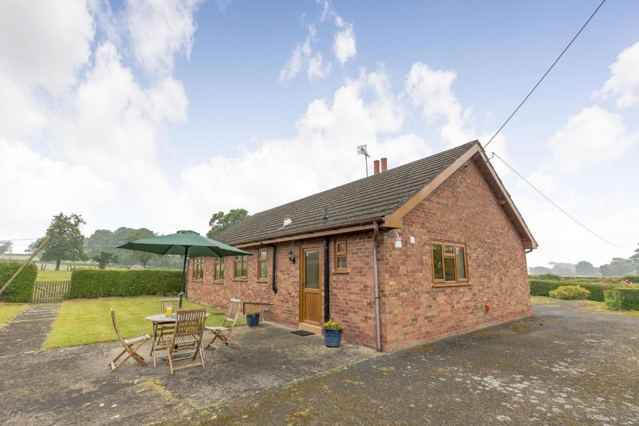 Meadow Lea Villa Leominster Exterior photo